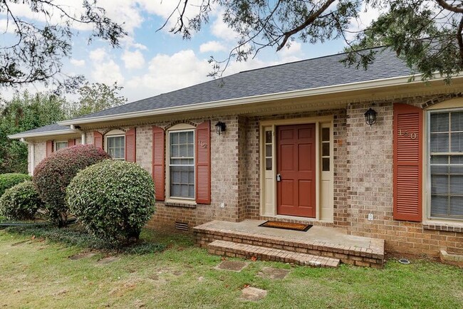 160 Jockey Club Dr in Athens, GA - Building Photo - Building Photo