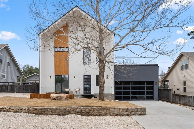 2915 Chisholm Trail in Austin, TX - Building Photo - Building Photo