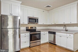 3 N Sycamore St, Unit B in Newtown, PA - Building Photo - Building Photo