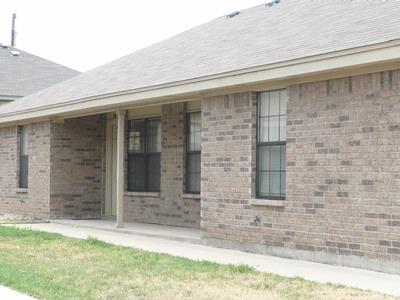 2401 Ridgeview Dr in Kingsland, TX - Building Photo