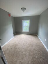 70 Church St-Unit -Unit 2 in Livermore Falls, ME - Building Photo - Building Photo