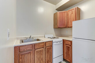 Midtown Plaza Apartments in McKeesport, PA - Building Photo - Building Photo