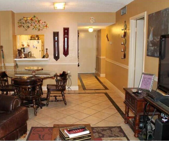 8000 SW 81st Dr-Unit -201 in Miami, FL - Building Photo - Building Photo