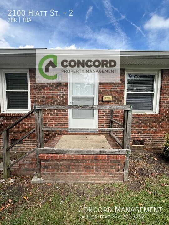 2100 Hiatt St in Greensboro, NC - Building Photo