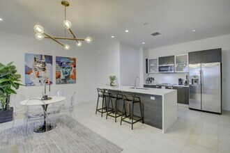 1045 NE 18th Ave in Fort Lauderdale, FL - Building Photo - Building Photo