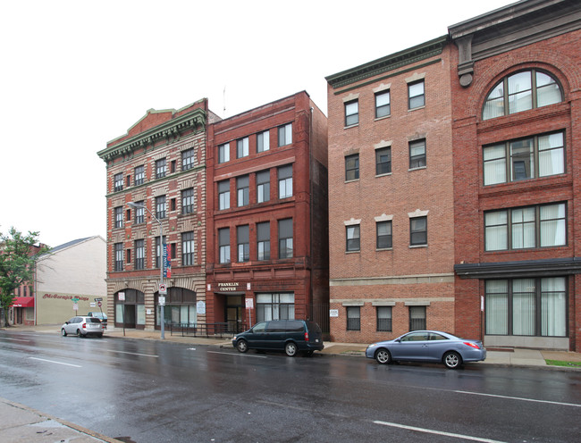 Franklin Center Apartments in Baltimore, MD - Foto de edificio - Building Photo