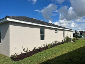 11319 Burgundy Dr in Venice, FL - Building Photo - Building Photo