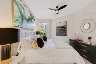 Ridley on Main in Orlando, FL - Foto de edificio - Building Photo