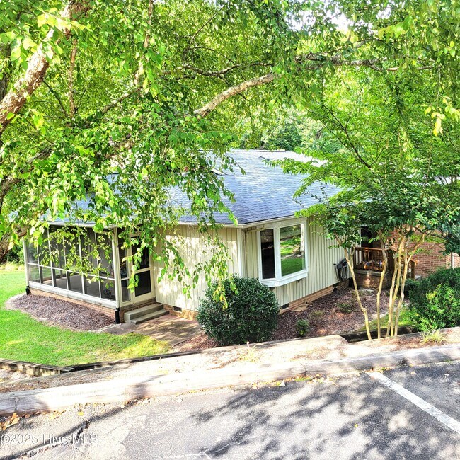 25 Garden Villa Dr
