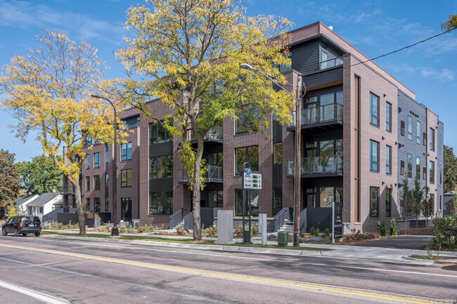 51 France | Boutique Living in Minneapolis, MN - Foto de edificio - Building Photo