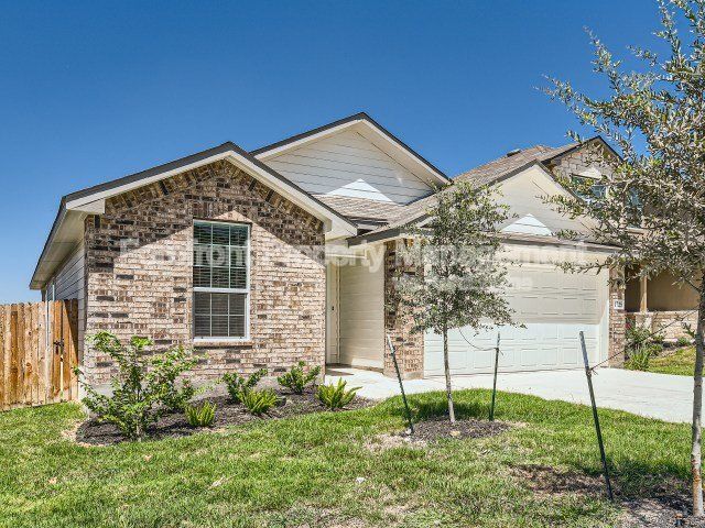 1725 Rocky Rise in San Antonio, TX - Building Photo - Building Photo