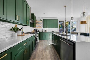 404 Powell Cir in Austin, TX - Building Photo