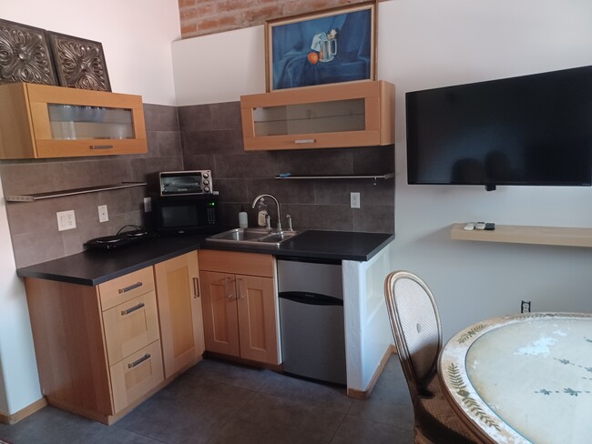 6890 N Casas Adobes Dr, Unit 1