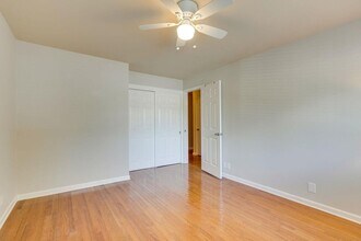 613 Hillsboro Rd-Unit -A17 in Franklin, TN - Building Photo - Building Photo