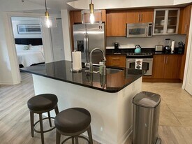 600 S Dixie Hwy, Unit 600 S Dixie Highway 534 in West Palm Beach, FL - Building Photo