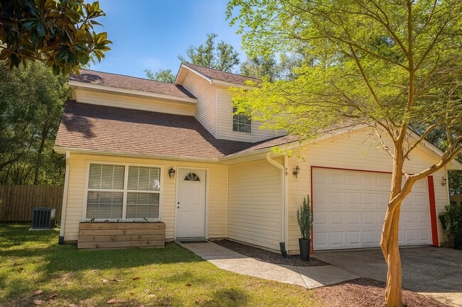 70 Cypress Ln in Freeport, FL - Building Photo - Building Photo