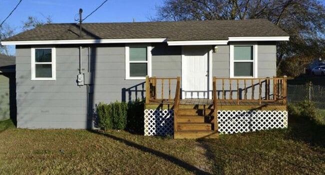 property at 612 N 7th St