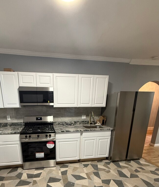 property at 386 Barnum Ave