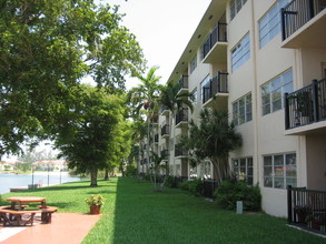 Apartments at Crystal Lake in Deerfield Beach, FL - Building Photo - Building Photo