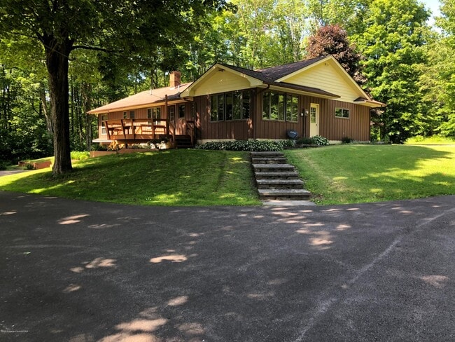 4262 Hamlin Hwy in Covington Township, PA - Building Photo - Building Photo