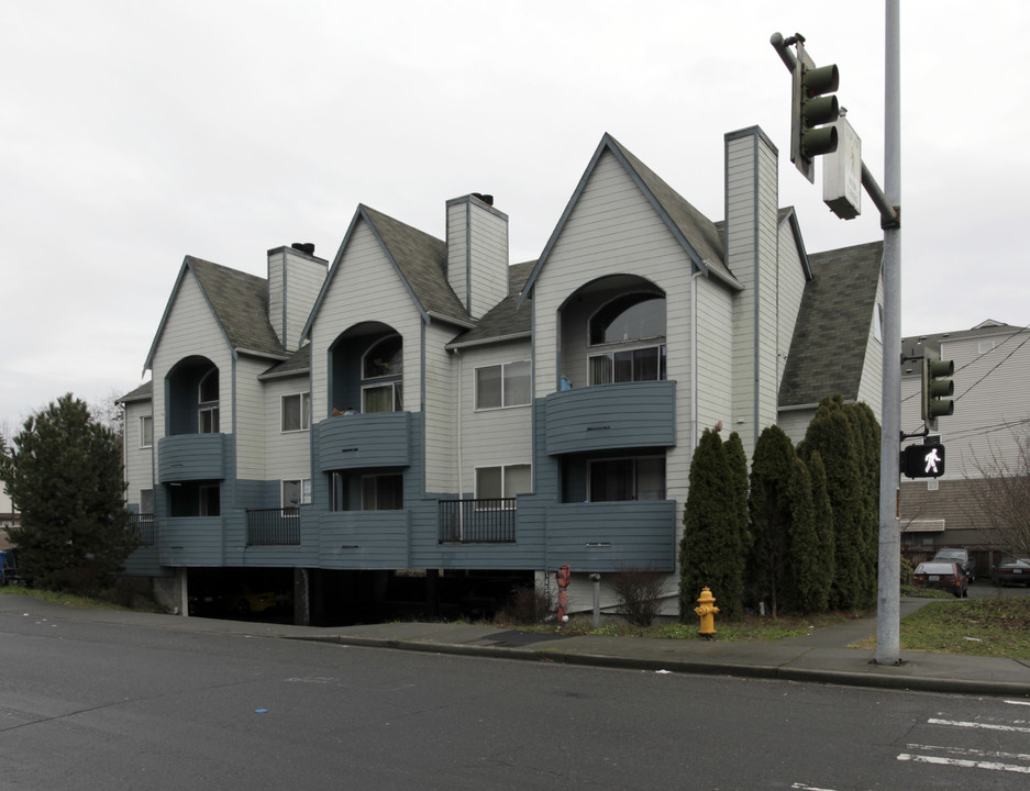 14504 30th Ave NE in Shoreline, WA - Building Photo