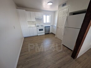 118 S Main St in Belen, NM - Foto de edificio - Building Photo