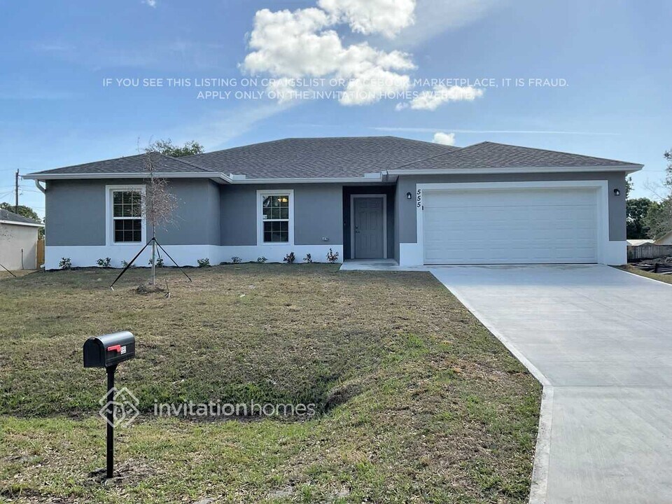 555 Gasparilla Ave SE in Palm Bay, FL - Building Photo