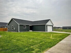 604 Snow Ghost St in Belgrade, MT - Building Photo