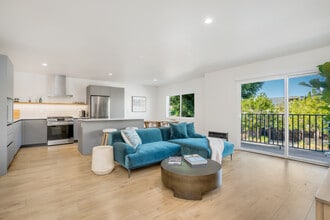 1422 Tamarind Ave in Los Angeles, CA - Building Photo - Building Photo