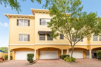 536 Jasmine Way in Clearwater, FL - Building Photo - Building Photo