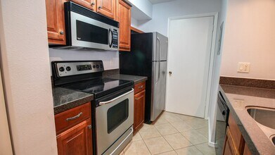 3038 Parkway Blvd in Kissimmee, FL - Foto de edificio - Building Photo