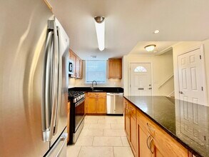 180 Thornton Rd, Unit 1 in Chestnut Hill, MA - Building Photo - Building Photo