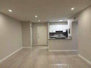 9105 SW 137th Ter, Unit D in Miami, FL - Building Photo - Building Photo