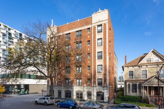 5129 S Harper Ave Apartments in Chicago, IL - Foto de edificio - Building Photo