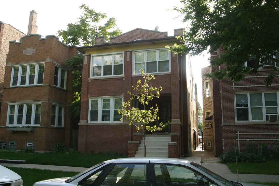 4730 N Sacramento Ave in Chicago, IL - Building Photo