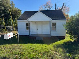 2403 Fala St in High Point, NC - Building Photo