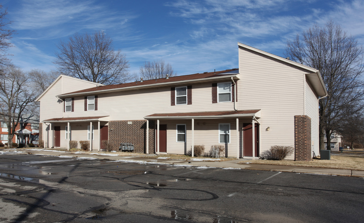 Woodlen Place Apartments in Kansas City, MO - Building Photo