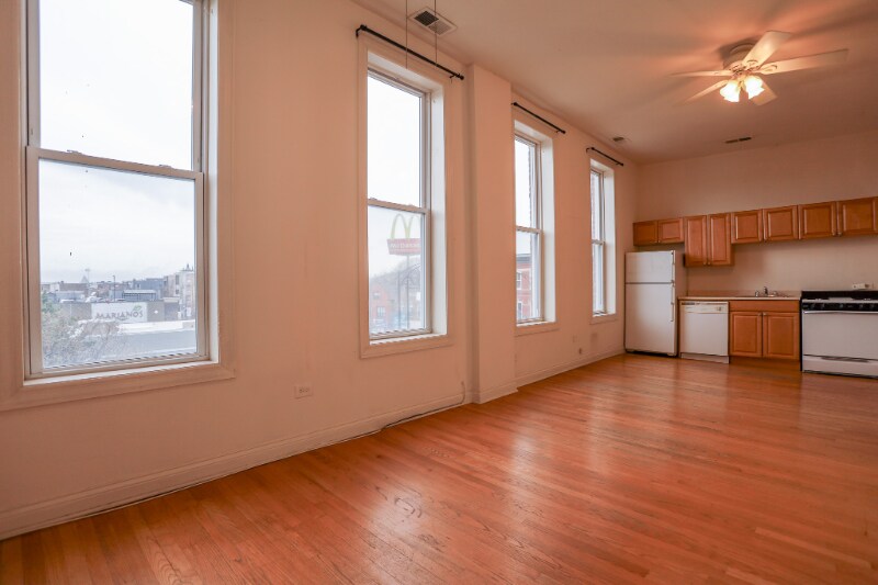 1959 W Chicago Ave in Chicago, IL - Building Photo