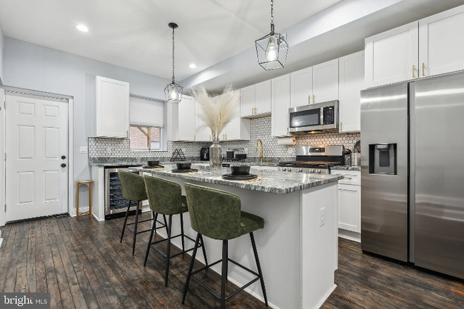 property at 407 N Lakewood Ave