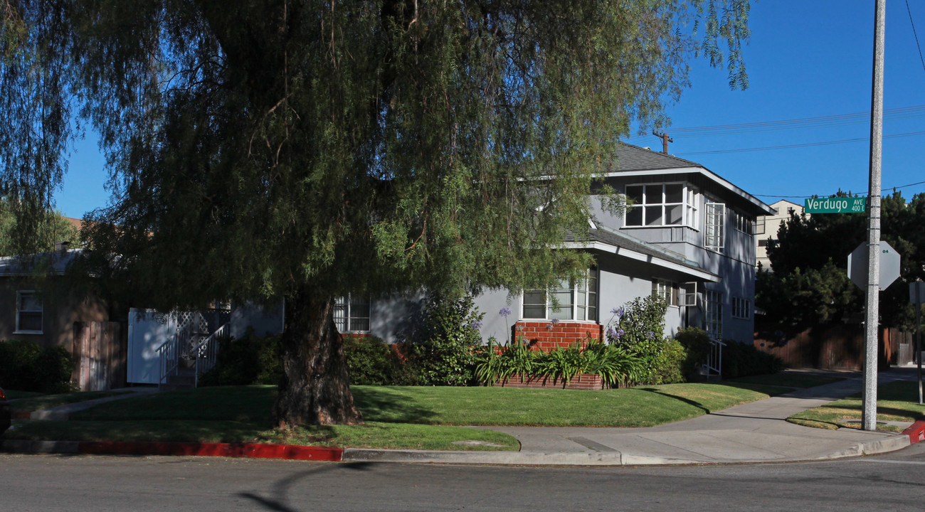 473 E Verdugo Ave in Burbank, CA - Building Photo