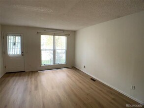 2293 S Jasper Way in Aurora, CO - Building Photo - Building Photo