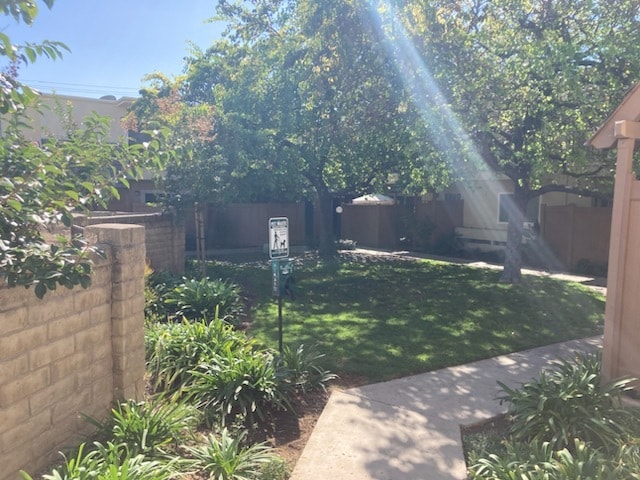 138 S Bryn Mawr St, Unit 30 in Ventura, CA - Building Photo - Building Photo