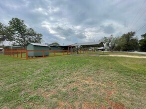 363 Forshage Blvd in Seguin, TX - Building Photo - Building Photo