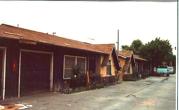 10043-10047 Alondra Blvd in Bellflower, CA - Building Photo - Building Photo