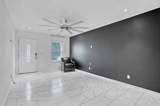 1528 16th Ave N in Nashville, TN - Foto de edificio - Building Photo