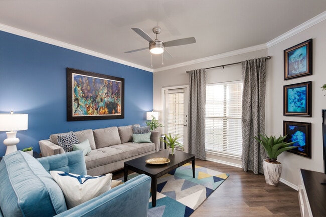 Creekside 121 Apartments