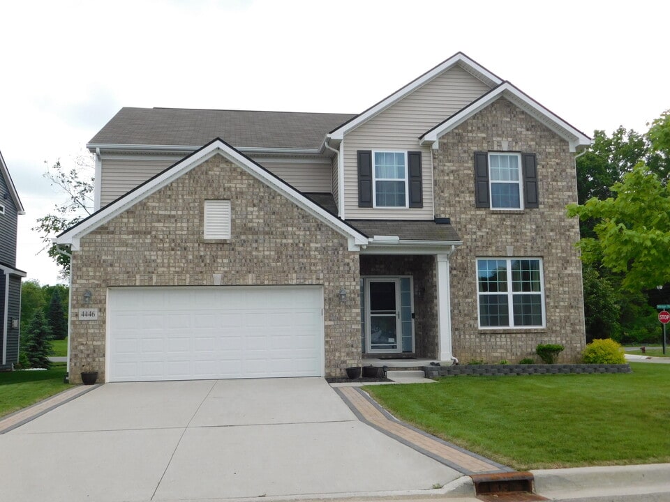 4446 Christina Dr in Ypsilanti, MI - Building Photo