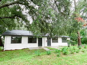 704 Angelina Ln in Lakeland, FL - Building Photo - Building Photo