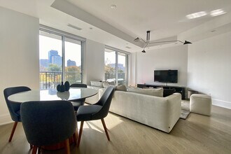 181 Davenport Rd in Toronto, ON - Building Photo - Building Photo