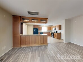 8700 Winding Creek Dr in Reno, NV - Building Photo - Building Photo